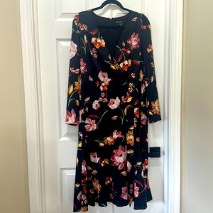 Maggy London Floral silk dress Size 8 long sleeve maxi length